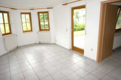 Hochwertige 2-Zimmer-Erdgeschosswohnung mit Terrasse, Garage und neuer Wärmepumpe in Schramberg