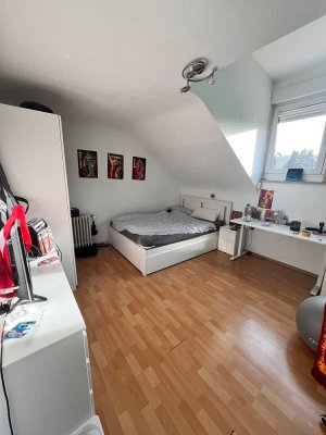 Geschmackvolle 4-Raum-DG-Wohnung mit Balkon in Wörth am Rhein