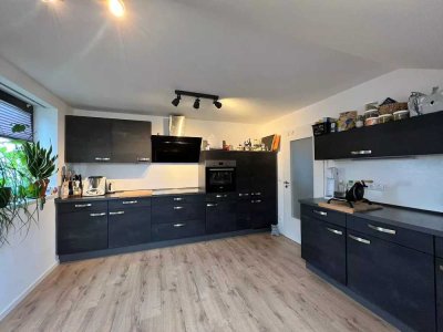 Geräumige und helle 3-Zimmer-Dachgeschosswohnung in Pettendorf