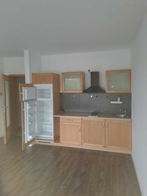 Single-Wohnung mit Küche und Balkon