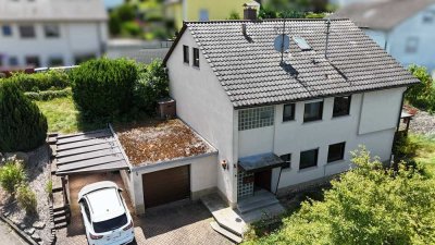 Heimsheim: Freistehendes 1-2 Familienhaus auf schöner Grundstücksfläche