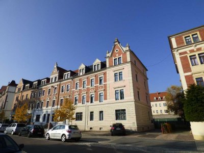 Geräumige 3-Zimmer-Wohnung mit Holzdielenboden und Balkon in Meißen Zaschendorf