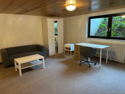Möbliertes Zimmer in neuer Wohngemeinschaft