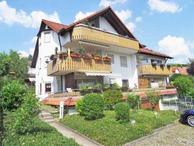 Schön geschnittene 3 1/2-Zimmer-Wohnung mit TG-STP und STP