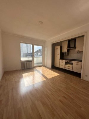 Schöne 2 Zimmer Wohnung mit 2 Balkonen