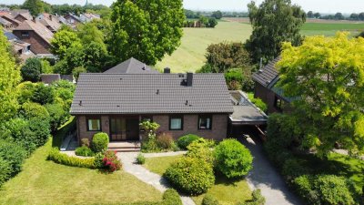 Winkelbungalow in Pulheim-Dansweiler mit freiem Blick nach Köln