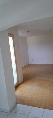 1-Zimmerwohnung mit Balkon und EBK im renovierten Altbau Zentrum.