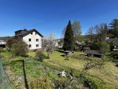 Mehrfamilienhaus auf teilbarem Grundstück + separatem Baugrundgrundstück