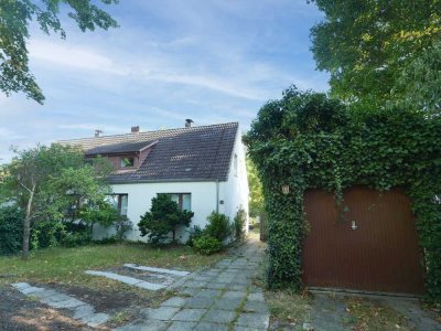 Gemütliche Doppelhaushälfte mit Garten und Garage