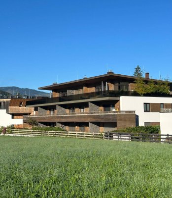 Sonnige Wohnung am Golfplatz mit Tiefgaragenplatz