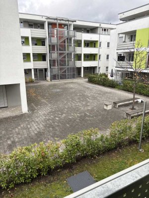 Suche Nachmieter, Schicke 3-Zimmer Wohnung mit Balkon im 1. OG in Esslingen am Neckar