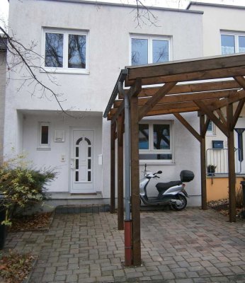 Ruhige Lage am Waldrand in Uni-Nähe
