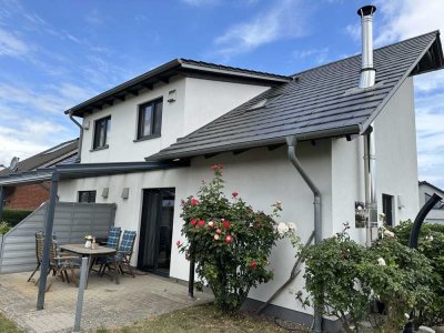 Ostsee strandnah -  sehr modernes Ferienhaus mit 2 Wohnungen