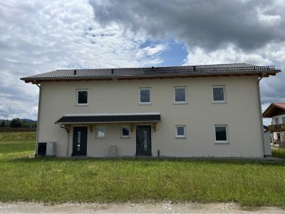 Neuwertige Doppelhaushälfte bei Bad Feilnbach – ideal für Paare