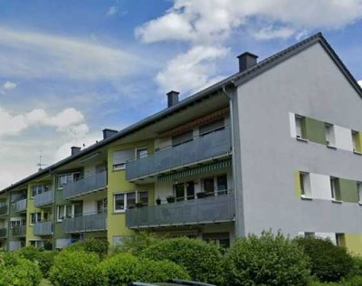 Erstbezug mit Balkon und Einbauküche: Attraktive 2,5-Zimmer-Wohnung mit geh. Innenausstattung