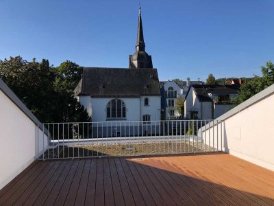 *** Neuwertige Maisonette-Wohnung mit großzügiger Dachterrasse in Niedernhausen ***