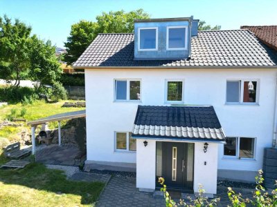 |Sanierte Doppelhaushälfte in Eilsbrunn| 

Perfekte Lage für Familien