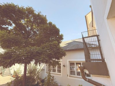 Exklusive 92 m² Altbauwohnung im Hochparterre - generalsaniert mit Balkon, Dachboden &amp; Garagenoption in 4020 Linz