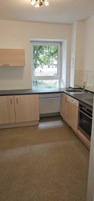 Ruhige 2-Raumwohnung im Hinterhaus mit Einbauküche und Terrasse