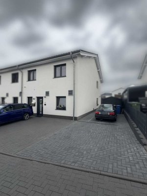 Moderne trifft Effizenz: TOP gepflegtes KfW-55 Haus in Danndorf