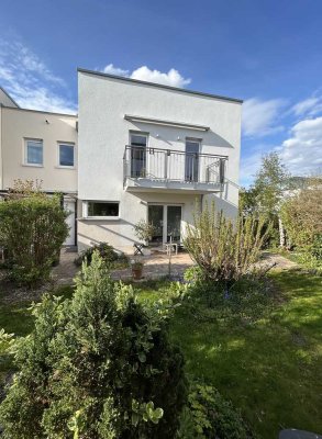 "HOCHWERTIGES ARCHITEKTENHAUS"