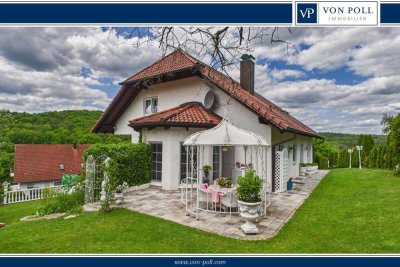 Charmantes Ein-/ Zwei-/ Dreifamilienhaus mit zauberhaftem Garten und herrlichem Weitblick