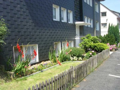 Schöne renovierte 1-Zimmer-Wohnung (KDB) in exklusiver Lage von Solingen - Widdert