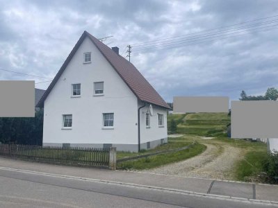 Modernisierungsbedürftiges Einfamilienhaus mit Einliegerwohnung in ruhiger Lage