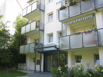 WBS erforderlich! Modernisierte 2 ZKB mit Balkon!