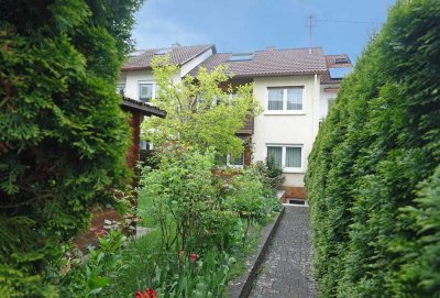 Günstiges Reihenmittelhaus mit 5 Zimmer Garten und Garage