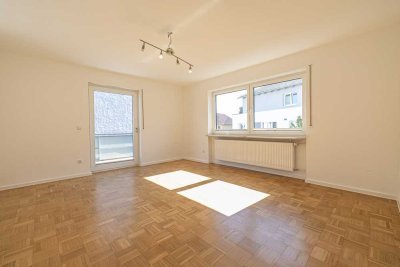 Modernisierte Obergeschoss-Wohnung mit zwei Balkonen und zwei Carports in Stutensee-Friedrichstal