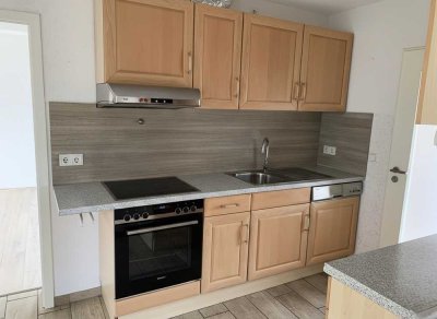 Preiswerte, vollständig renovierte 2-Zimmer-Wohnung mit EBK in Steinsberg