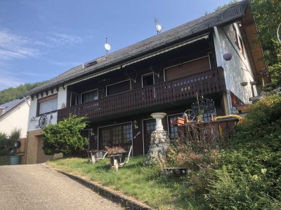 Gepflegtes Einfamilienhaus mit 6 Zimmern und Garage in Dahlheim