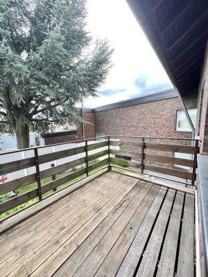 Helle 3-Zimmer-Wohnung mit Einbauküche und Balkon in Übach-Palenberg