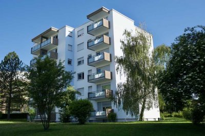 Schöne 2 Zimmer Wohnung mit großem Balkon