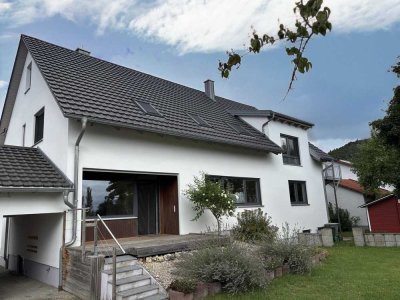 Saniertes Zweifamilienhaus in Sulzbach a. d. Donau