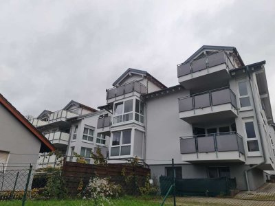 Anfragen bitte nur über Kontaktformular oder Mail! Schöne 3 Zimmer-Wohnung mit Balkon