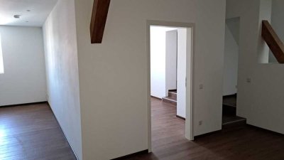 Gepflegte DG-Wohnung mit Einbauküche in Beverungen