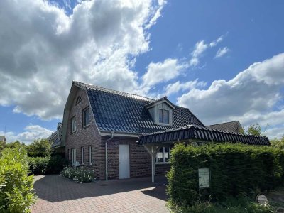 Hochwertig ausgestattete Doppelhaushälfte in Kölln-Reisiek