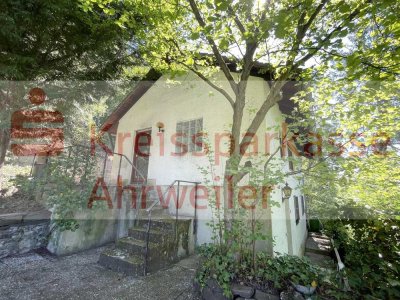 Über den Dächern von Bad Bodendorf
-Kleines sanierungsbedürftiges Wohnhaus-