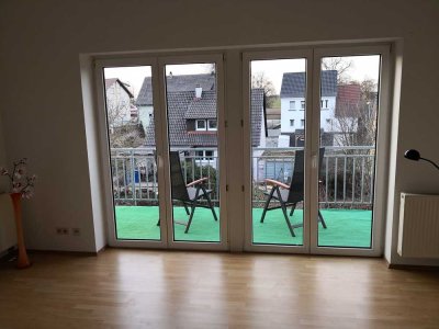 Stilvolle, geräumige und helle 1-Zi-Dachgeschosswohnung mit Balkon, EBK und Keller in Bad Rappenau