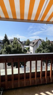 Geschmackvolle möblierte 3-Zimmer-Maisonette-Wohnung mit Balkon und EBK in Friedrichshafen