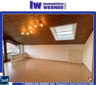 ***Gemütliche 2-Zimmer-DG-Wohnung mit Balkon, EBK und Stellplatz in Bernau***