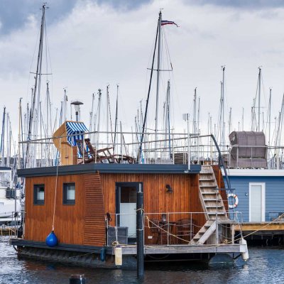 Ferienhaus Hausboot Kanja im Yachthafen von Heiligenhafen
