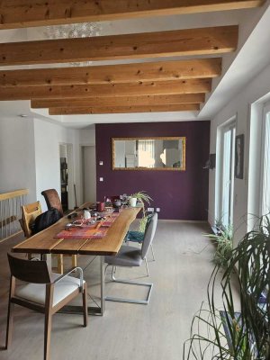 3-Zimmer-Dachgeschosswohnung mit Einbauküche und Balkon