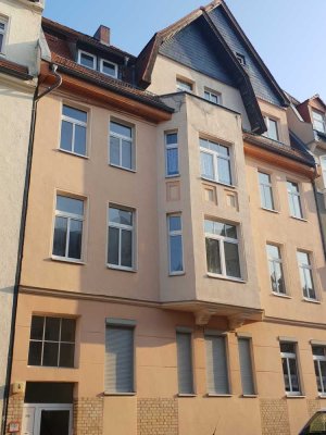 Moderne 4-Raum-Wohnung mit 2 Stellplätzen inbegriffen