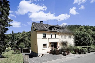 WOHNEN IN DER NATUR - Schöne Doppelhaushälfte mitten im Grünen