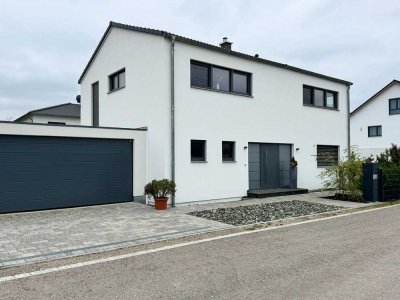 Modernes Einfamilienhaus mit großer Garage in Türkheim
