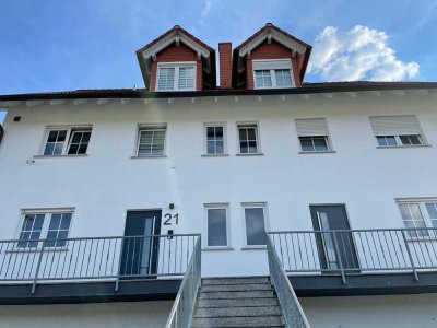 Modernisierte Wohnung mit zwei Zimmern und EBK in Waldaschaff