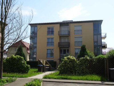 *** sonnige 3 Raumwohnung mit neu saniertem Bad, Balkon, Aufzug und Tiefgarage***